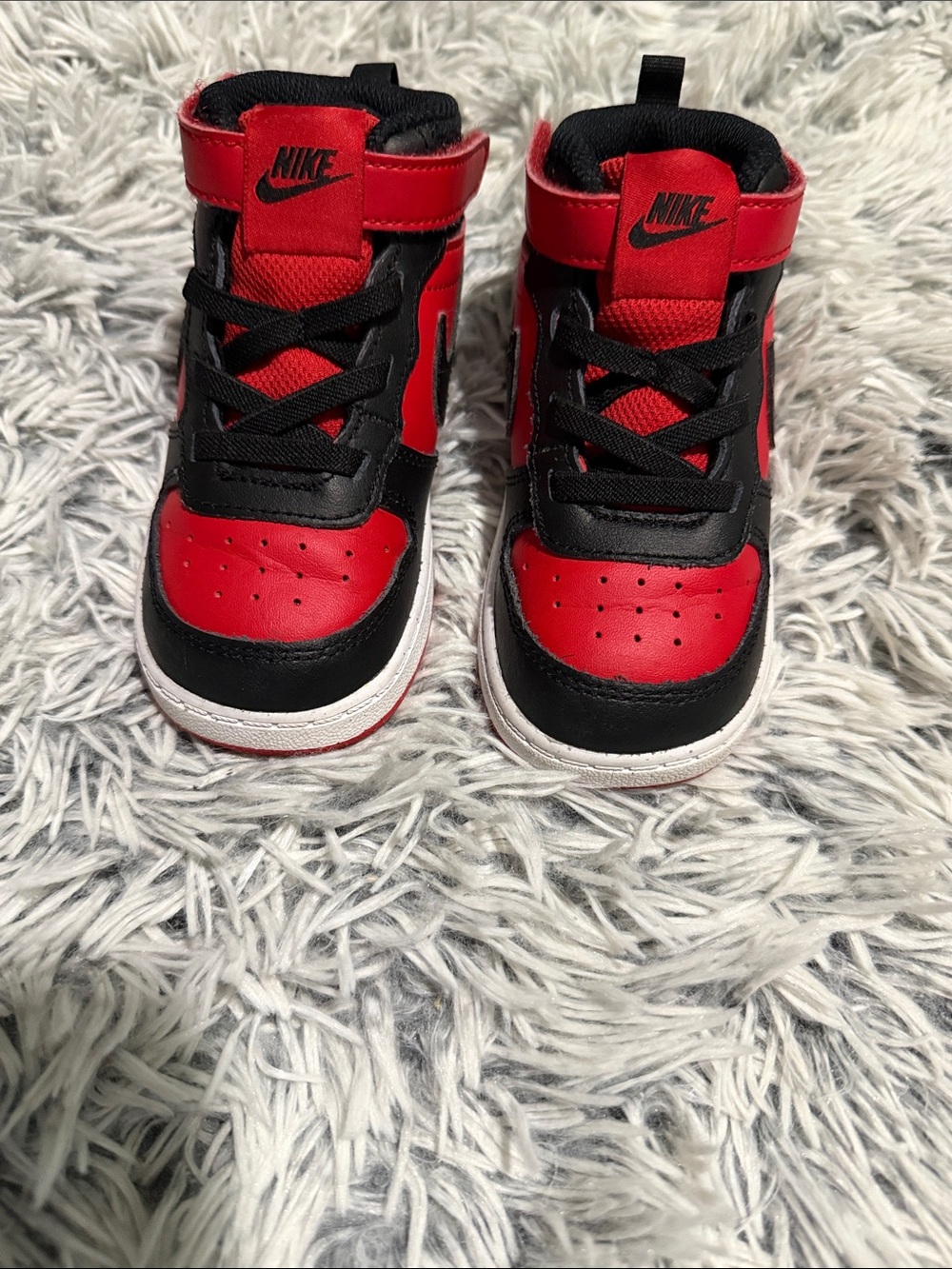 Nike Kids Red and Black Sneakers with Strap Size 8c